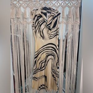 MANGO Flowy pleated dress